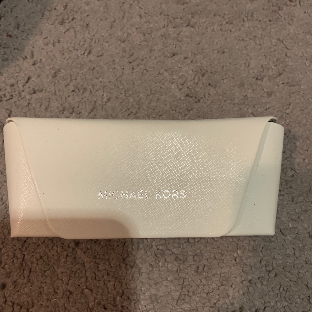 Micheal kors glasses case